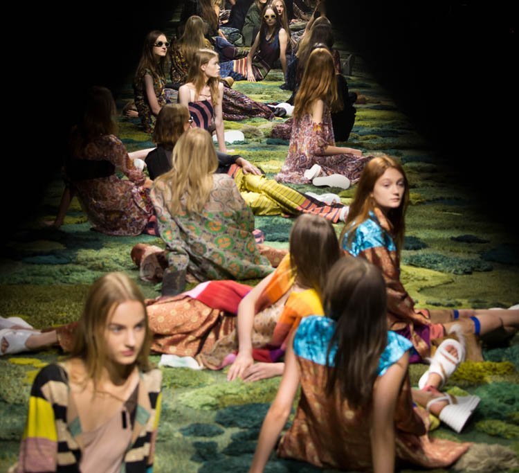 Dries Van Noten показ 2015
