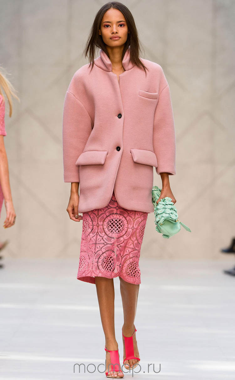 пастельный look от Burberry